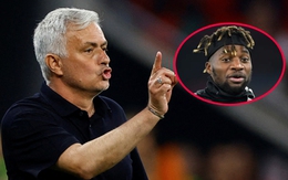 Jose Mourinho đốp chát với học trò bị loại vì thừa cân