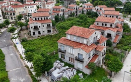 Từ những biệt thự triệu đô 'bỏ hoang'