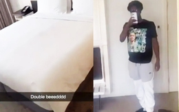 Sao Ngoại hạng Anh phản ứng hài hước khi bị xếp chung giường đôi