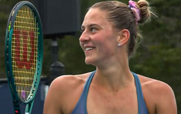 Fan ngỡ ngàng với pha giao bóng ăn điểm của Marta Kostyuk