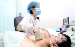 Hạt giáp xíu xiu cũng mổ, điều trị ung thư tuyến giáp đang... quá lố