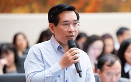 Đại biểu Quốc hội đề xuất đốt thẻ Visa vài tỉ đồng thay vì đốt cả cọc tiền vàng mã