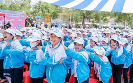 Prudential tổng kết 5 năm dự án 'Đến trường an toàn' với 'Ngày hội an toàn giao thông' cấp liên tỉnh