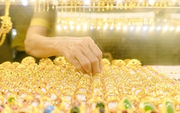 Giá vàng lại vượt 99 triệu đồng/lượng