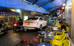 UBND TP.HCM 'tuýt còi' các địa phương lơ là quản lý vỉa hè