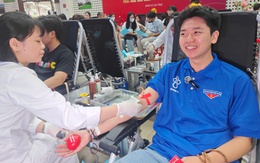 Sinh nhật Đoàn, người trẻ rủ nhau đi hiến máu tình nguyện