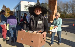 Hệ lụy cắt giảm chi tiêu của các ngân hàng thực phẩm tại Mỹ