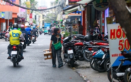 Hơn một nửa đường ở TP.HCM không có vỉa hè