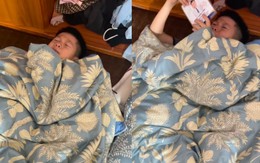 Bé trai khóc nức nở vì nhớ bố đang đi làm xa