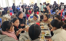 Suất ăn 20.000 đồng của học sinh nội trú Mường Lát có 4 món, phụ huynh vui