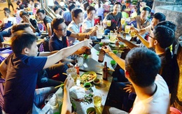 6 người nhập viện nghi ngộ độc sau khi uống rượu trái cây, một bệnh nhân tổn thương não