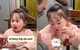 Tan chảy với bé gái khi thấy bố bị đau tay