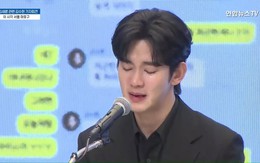 Kim Soo Hyun bật khóc, gương mặt tiều tụy hốc hác nói rõ mối quan hệ với Kim Sae Ron