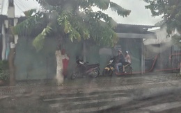 Miền Tây có 'mưa vàng' giải nhiệt sau nhiều ngày nắng đổ lửa