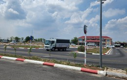 Học viên chờ mỏi mòn được sát hạch lái xe, cảnh sát giao thông nói gì?