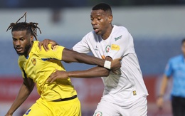 Ngoại binh cao 2m giúp CLB Bình Định thoát hiểm ở Tam Kỳ