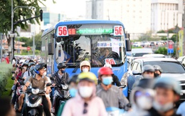 Yêu cầu đơn vị quản lý xe buýt 56 xin lỗi khách bị tịch thu thẻ sinh viên