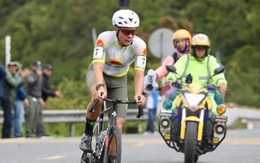 Mikhail Fokin gom áo vàng, áo chấm đỏ sau chặng 10 Cúp Truyền hình TP.HCM 2025