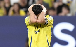 Fan Al Nassr ‘khóc thay’ Ronaldo sau pha hỏng ăn của Jhon Duran