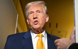 Sáng sớm ông Trump cảnh báo về thuế quan: Không ai thoát được!