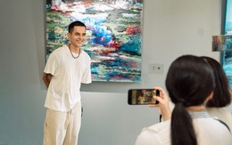 Diễn viên Hữu Thanh Tùng 'chơi hết mình' với hội họa