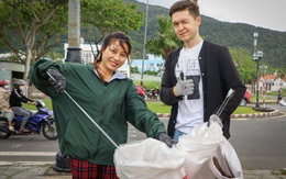 Cùng người nước ngoài vừa dọn rác, vừa học ngoại ngữ