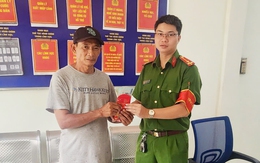 Người bán bánh mì ở TP.HCM nhặt được bao lì xì chứa 22,5 triệu đồng, đem giao nộp công an