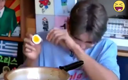 Thanh niên ngượng đỏ mặt với màn đập trứng