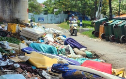 Lén lút biến dạ cầu đường sắt Bình Lợi mới thành bãi rác bẩn thỉu