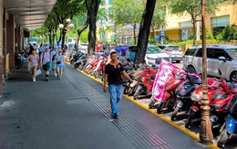 TP.HCM tăng cường chấn chỉnh lấn chiếm vỉa hè, chuẩn bị đại lễ 30-4