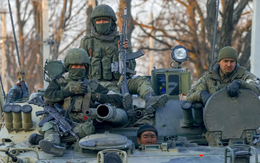 Tòa án Nga lần đầu tuyên một binh sĩ 15 năm tù vì đầu hàng Ukraine