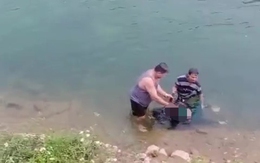 Nghi mẹ ôm con nhảy kênh tự tử để lại giấy trợ cấp thất nghiệp