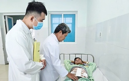 Bệnh viện tỉnh cứu thanh niên tổn thương 4 cơ quan nội tạng thoát khỏi 'tử thần'