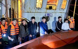 Bắt 7 tàu khai thác cát lậu, phát hiện hành vi làm giả giấy tờ tài liệu