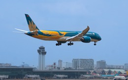 Vietnam Airlines in hình chim Lạc lên máy bay Boeing 787