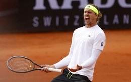 Alexander Zverev bị khán giả mỉa mai chuyện quá khứ giữa trận đấu