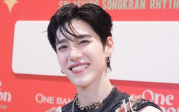 Mỹ nam boylove Thái Lan bác bỏ mang bầu giữa họp báo