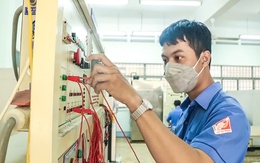 Lạ lùng sinh viên chưa tốt nghiệp trung cấp vẫn được học cao đẳng?