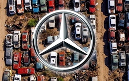 Đốt vàng mã dịp Tết Thanh minh, thiêu luôn 9 chiếc ô tô bên đường