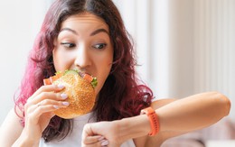 Điều gì xảy ra khi bữa ăn chưa tới 20 phút, nhất là dân văn phòng?