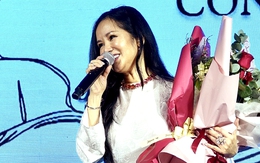 Đội mưa cùng Trần Mạnh Tuấn, Hồng Nhung, Quang Dũng trong đêm nhạc tưởng nhớ Trịnh Công Sơn