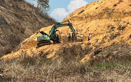 Đi trồng sầu riêng, người đàn ông trượt chân rơi xuống ta luy, bị xe múc cán chết