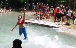 Màn đu dây đi vào lòng suối