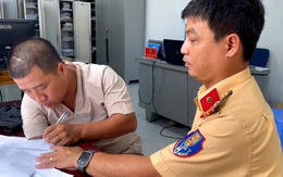 Vụ người khuyết tật nằm trên yên xe 'biểu diễn': Hàng loạt lỗi vi phạm, có thể bị tịch thu xe