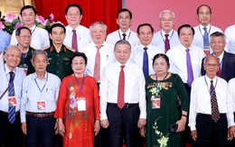 Tổng Bí thư gặp mặt cán bộ lão thành cách mạng, người có công, gia đình chính sách miền Nam