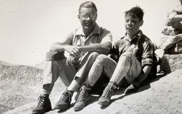 Con trai ông McNamara thay cha xin lỗi người dân Việt Nam trong 'Cuộc đọ sức của ý chí'