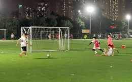 Chàng trai biến bàn thắng thành cơ hội