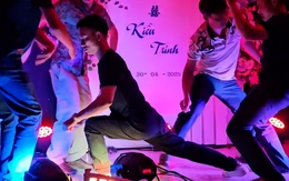 Trai làng nhảy vũ điệu 'soi ếch'