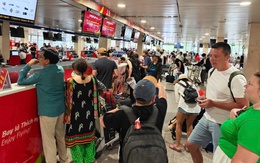 Vì sao nhiều chuyến bay bất ngờ chậm, hủy chuyến ở Tân Sơn Nhất?