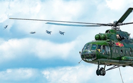 Cùng Tuổi Trẻ bay trực thăng từ Biên Hòa đến TP.HCM trong chuyến bay tập luyện cho lễ 30-4